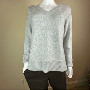 Cynthia Rowley Light Gray V-Neck Sweater